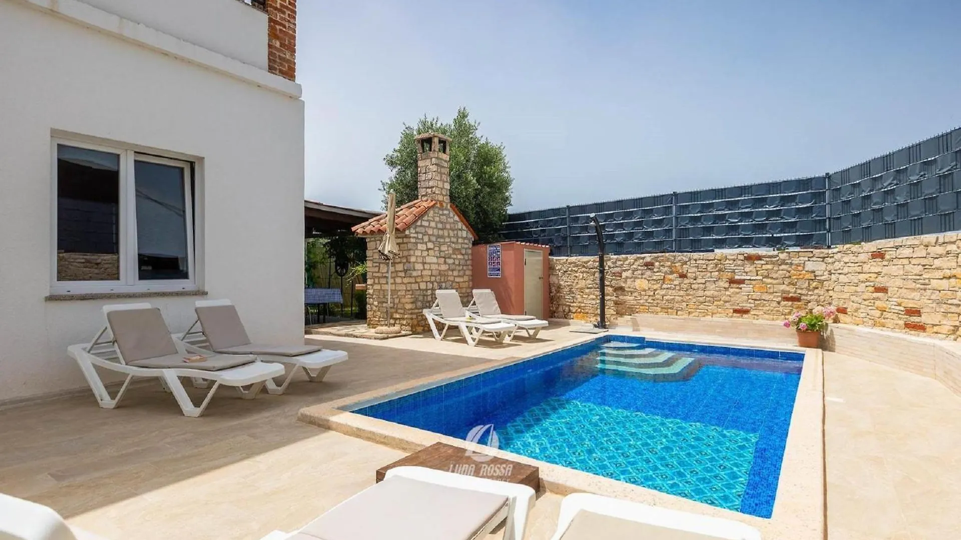 Comfortable House With Private Swimming Pool Pula 0*,  Hırvatistan
