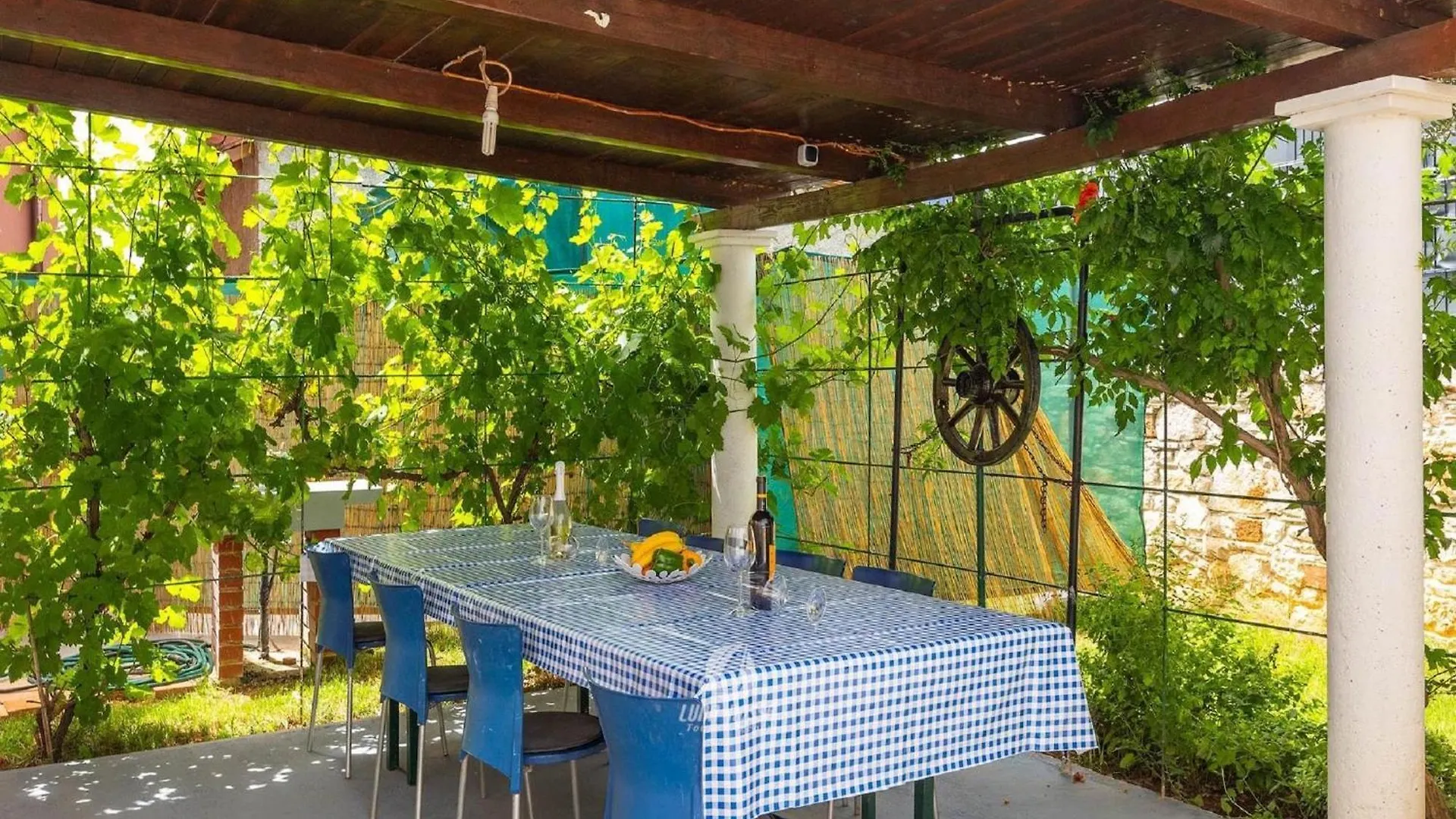 Comfortable House With Private Swimming Pool Pula Tatil Evi